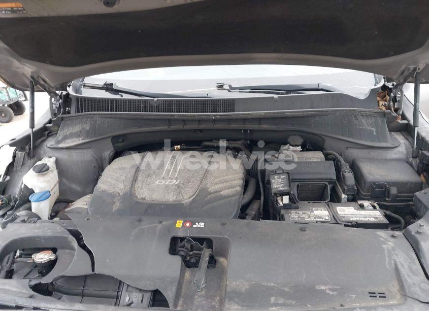 Photo 10 of 2018 Kia Sorento 3.3L LX (VIN 5XYPGDA53JG370995)