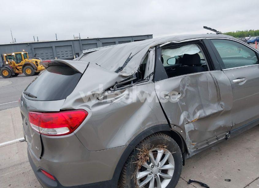 Photo 6 of 2018 Kia Sorento 3.3L LX (VIN 5XYPGDA53JG370995)