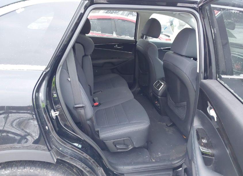 Photo 8 of 2019 Kia Sorento 3.3L S (VIN 5XYPGDA53KG590820)