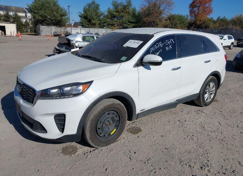 Photo 2 of 2020 Kia Sorento 3.3L LX (VIN 5XYPGDA53LG620819)
