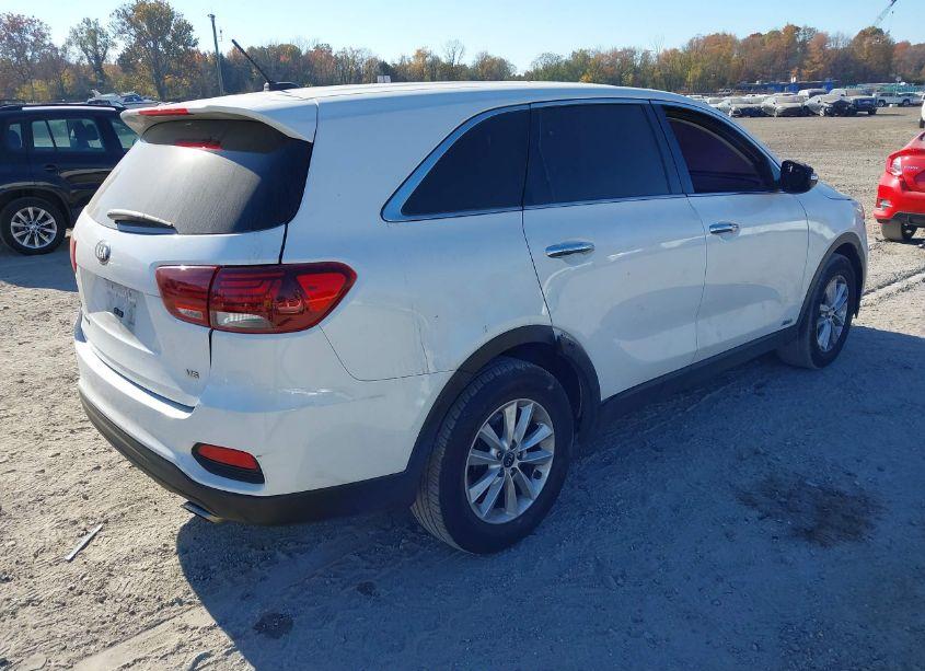 Photo 4 of 2020 Kia Sorento 3.3L LX (VIN 5XYPGDA53LG620819)