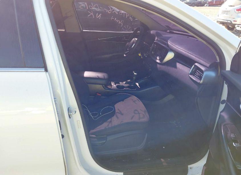 Photo 5 of 2020 Kia Sorento 3.3L LX (VIN 5XYPGDA53LG620819)