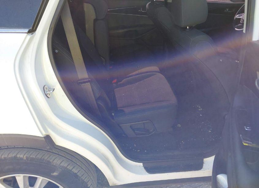 Photo 8 of 2020 Kia Sorento 3.3L LX (VIN 5XYPGDA53LG620819)