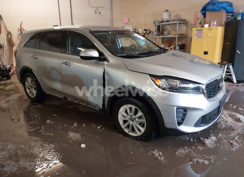 2020 Kia Sorento 3.3L LX (VIN 5XYPGDA53LG647938) main photo