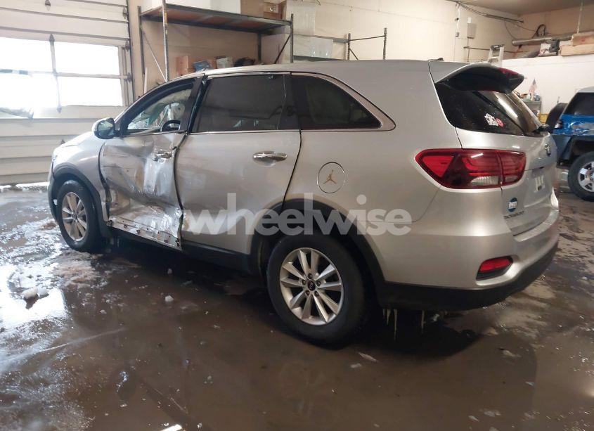 Photo 3 of 2020 Kia Sorento 3.3L LX (VIN 5XYPGDA53LG647938)