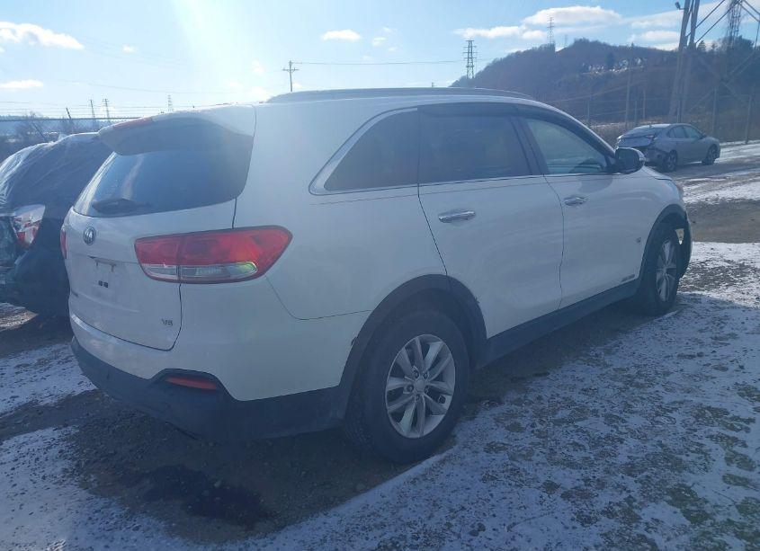 Photo 4 of 2016 Kia Sorento 3.3L LX (VIN 5XYPGDA54GG001989)
