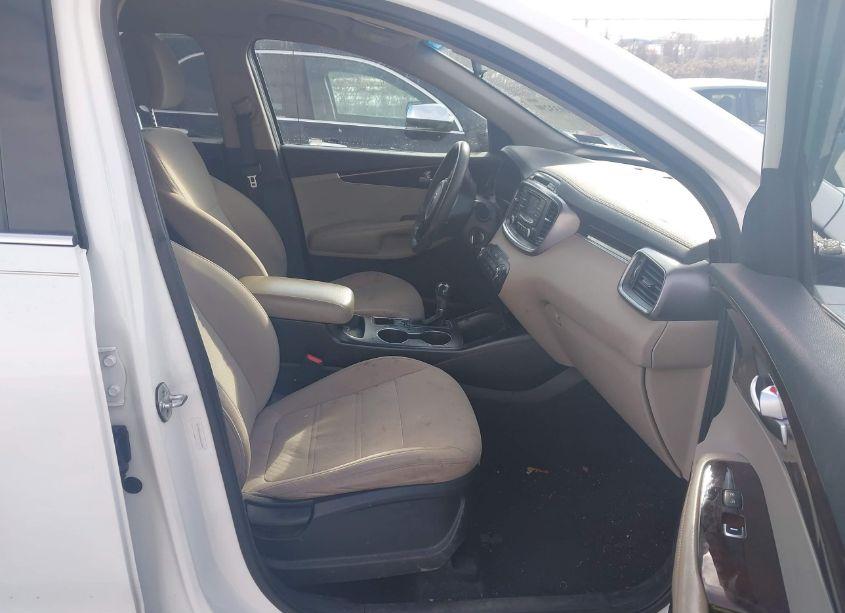 Photo 5 of 2016 Kia Sorento 3.3L LX (VIN 5XYPGDA54GG001989)