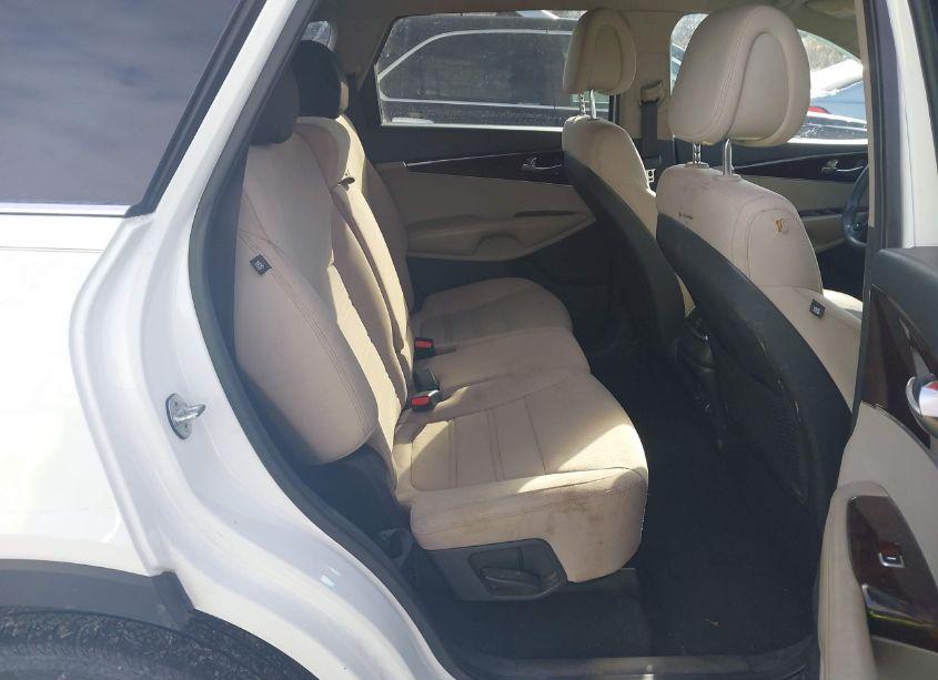 Photo 8 of 2016 Kia Sorento 3.3L LX (VIN 5XYPGDA54GG001989)