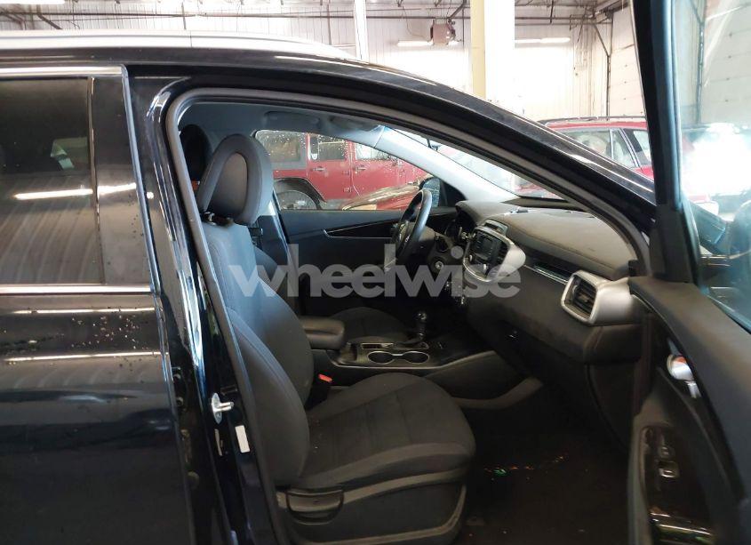 Photo 5 of 2016 Kia Sorento 3.3L LX (VIN 5XYPGDA54GG176131)