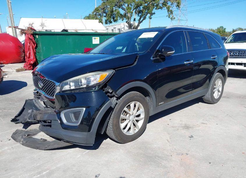 Photo 2 of 2017 Kia Sorento 3.3L LX (VIN 5XYPGDA54HG188457)