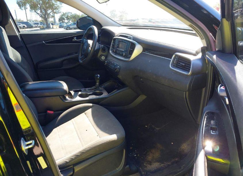 Photo 5 of 2017 Kia Sorento 3.3L LX (VIN 5XYPGDA54HG188457)