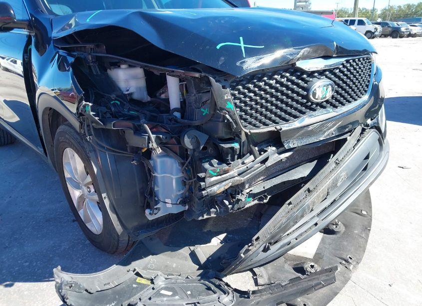 Photo 6 of 2017 Kia Sorento 3.3L LX (VIN 5XYPGDA54HG188457)