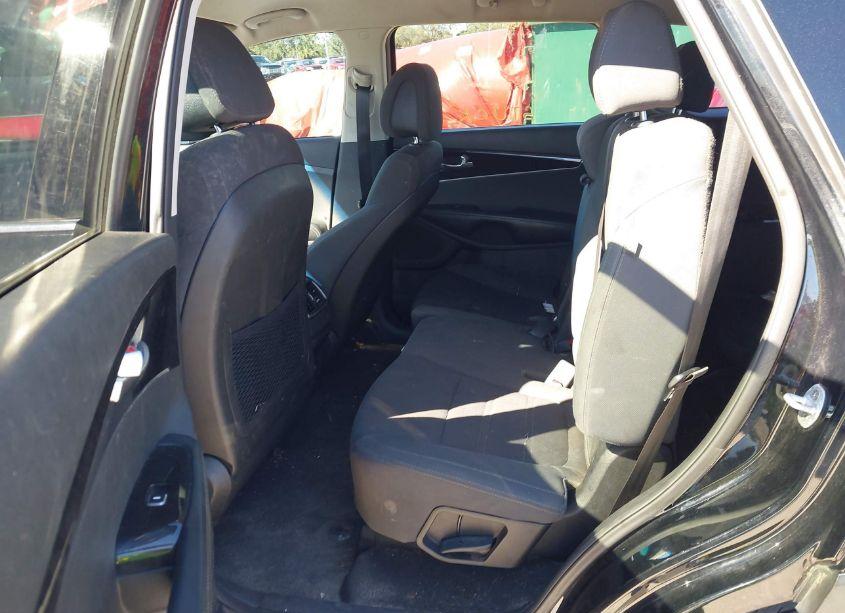 Photo 8 of 2017 Kia Sorento 3.3L LX (VIN 5XYPGDA54HG188457)