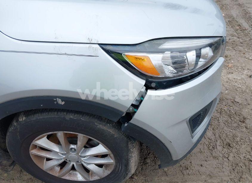 Photo 19 of 2018 Kia Sorento 3.3L LX (VIN 5XYPGDA54JG368009)