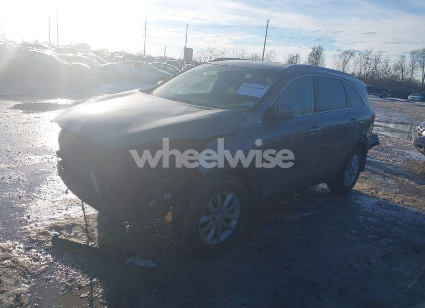 Photo 2 of 2016 Kia Sorento 3.3L LX (VIN 5XYPGDA55GG136091)