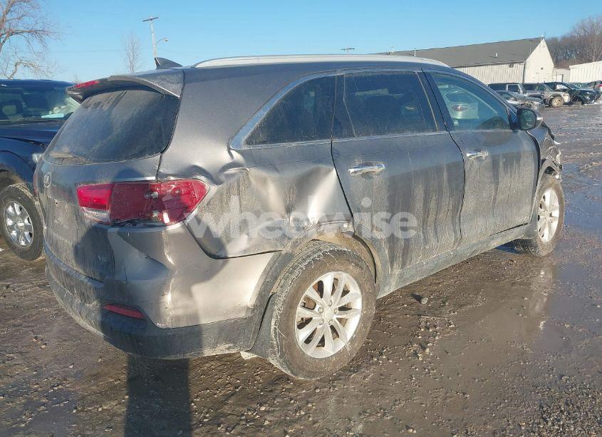 Photo 4 of 2016 Kia Sorento 3.3L LX (VIN 5XYPGDA55GG136091)