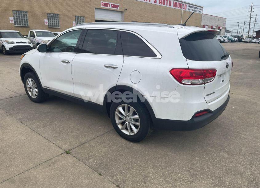 Photo 3 of 2017 Kia Sorento LX/L (VIN 5XYPGDA55HG216167)