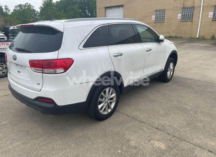 Photo 4 of 2017 Kia Sorento LX/L (VIN 5XYPGDA55HG216167)