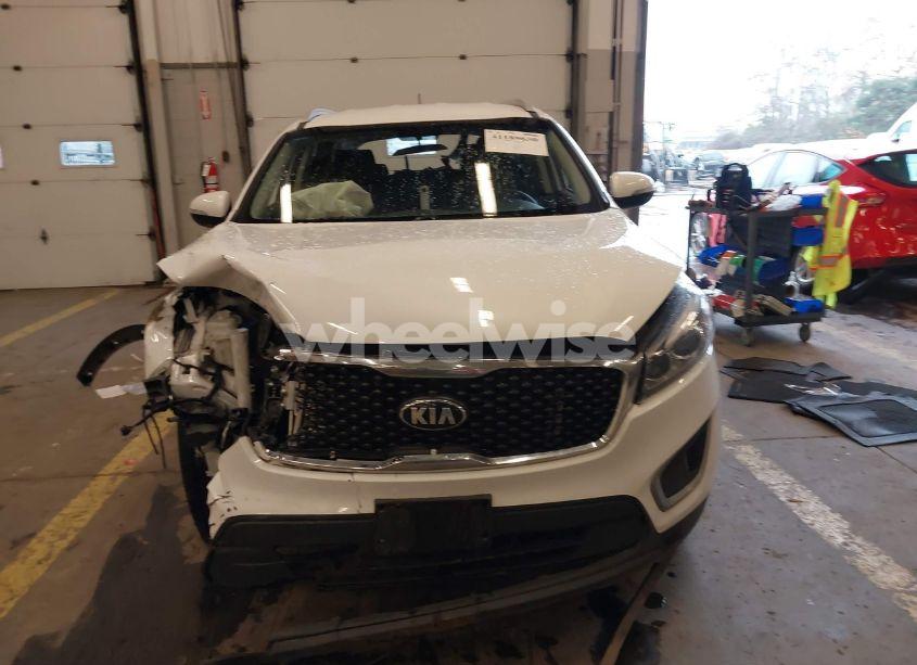 Photo 13 of 2017 Kia Sorento 3.3L LX (VIN 5XYPGDA55HG219053)