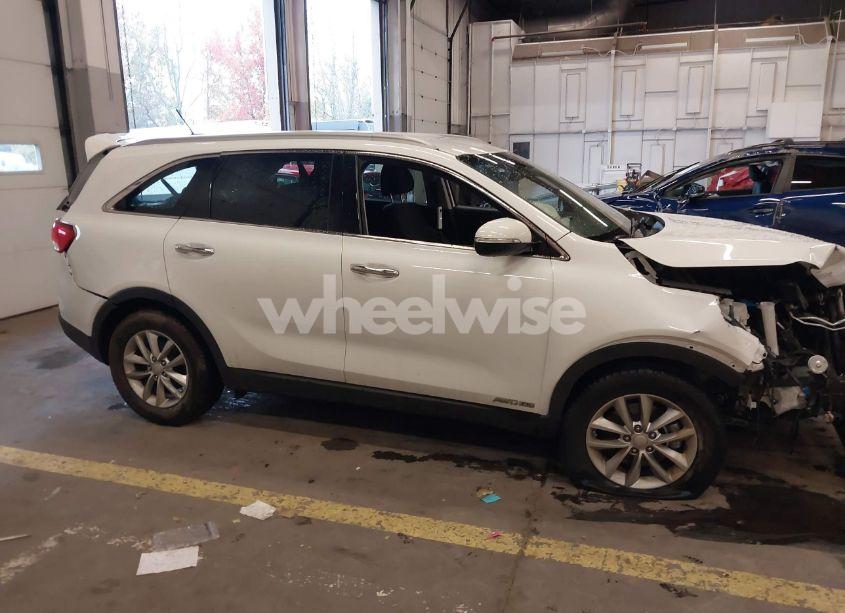 Photo 14 of 2017 Kia Sorento 3.3L LX (VIN 5XYPGDA55HG219053)