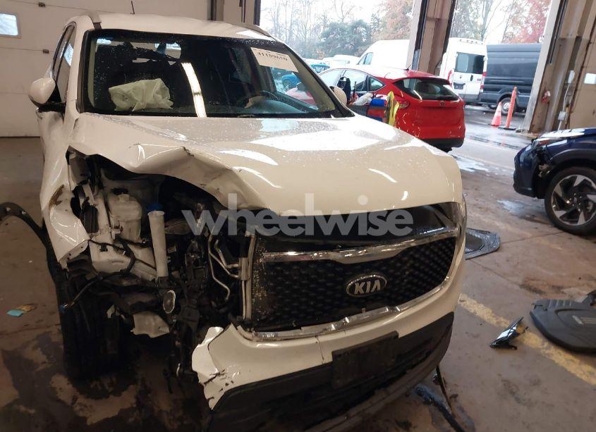 Photo 6 of 2017 Kia Sorento 3.3L LX (VIN 5XYPGDA55HG219053)