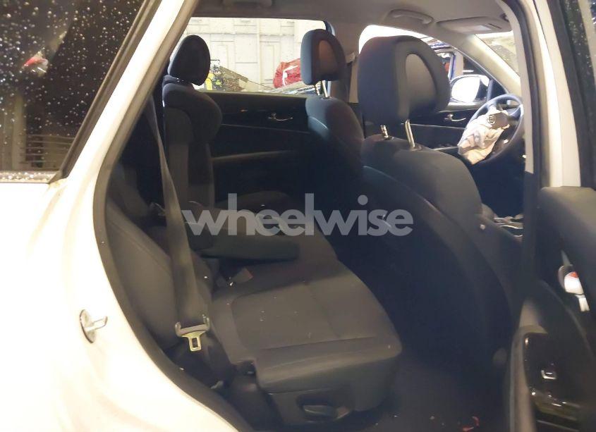 Photo 8 of 2017 Kia Sorento 3.3L LX (VIN 5XYPGDA55HG219053)