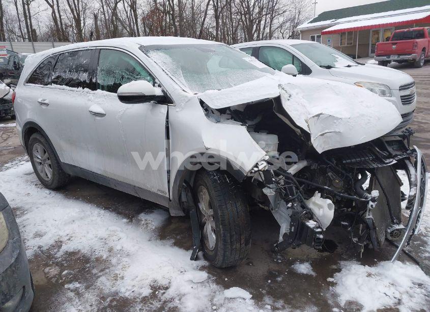 2019 Kia Sorento 3.3L LX (VIN 5XYPGDA55KG450039) main photo