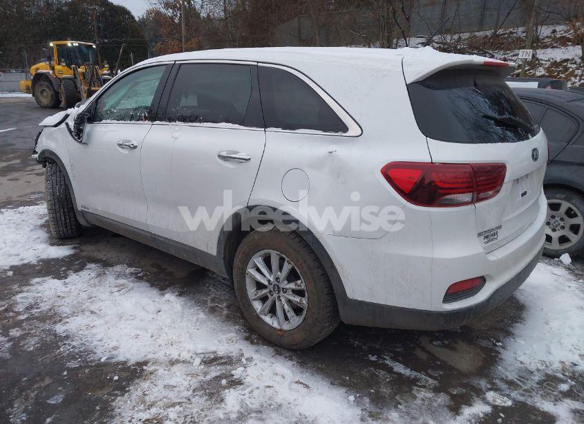 Photo 3 of 2019 Kia Sorento 3.3L LX (VIN 5XYPGDA55KG450039)