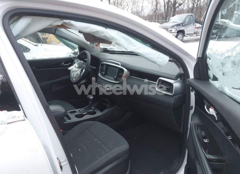 Photo 5 of 2019 Kia Sorento 3.3L LX (VIN 5XYPGDA55KG450039)