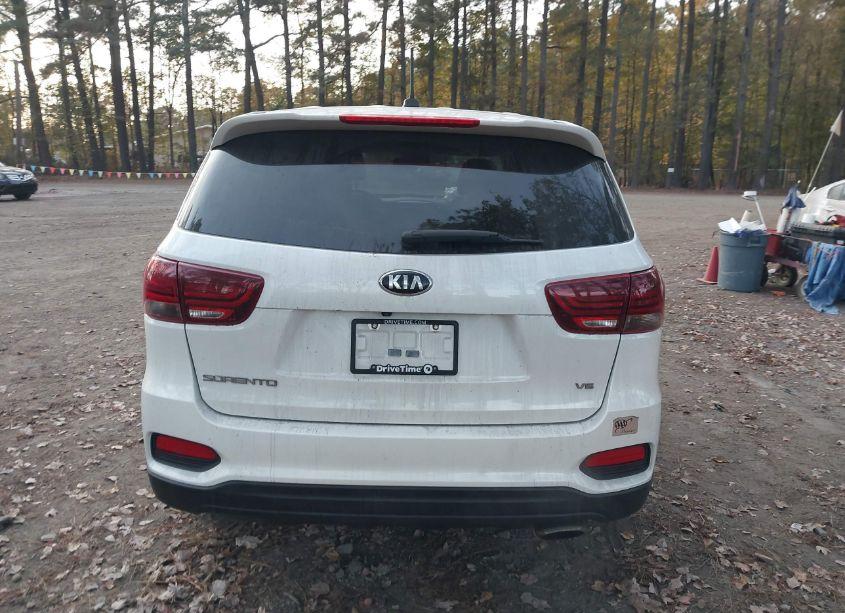 Photo 16 of 2019 Kia Sorento 3.3L LX (VIN 5XYPGDA55KG481226)