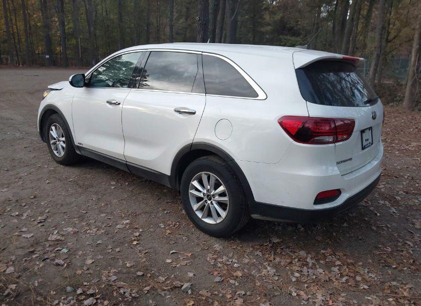 Photo 3 of 2019 Kia Sorento 3.3L LX (VIN 5XYPGDA55KG481226)
