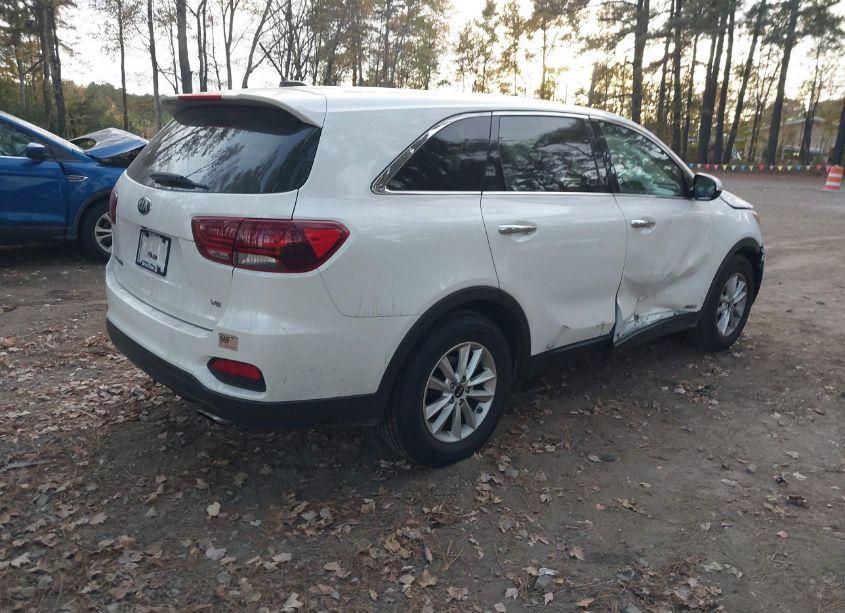 Photo 4 of 2019 Kia Sorento 3.3L LX (VIN 5XYPGDA55KG481226)