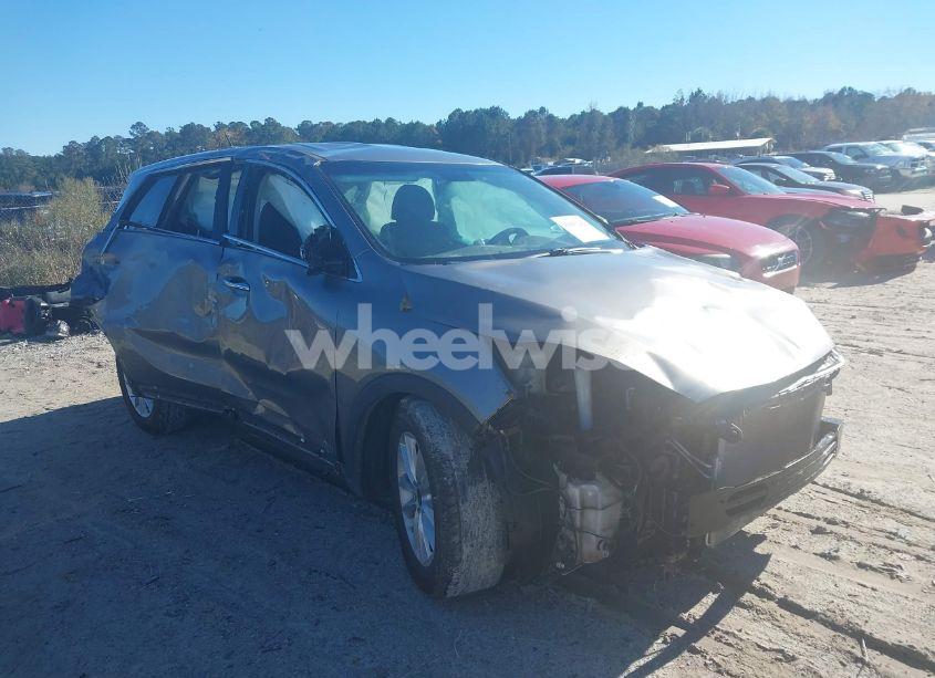 2019 Kia Sorento 3.3L LX (VIN 5XYPGDA55KG483672) main photo
