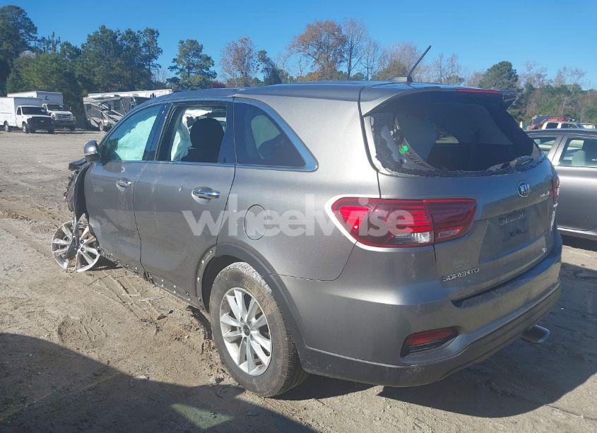 Photo 3 of 2019 Kia Sorento 3.3L LX (VIN 5XYPGDA55KG483672)