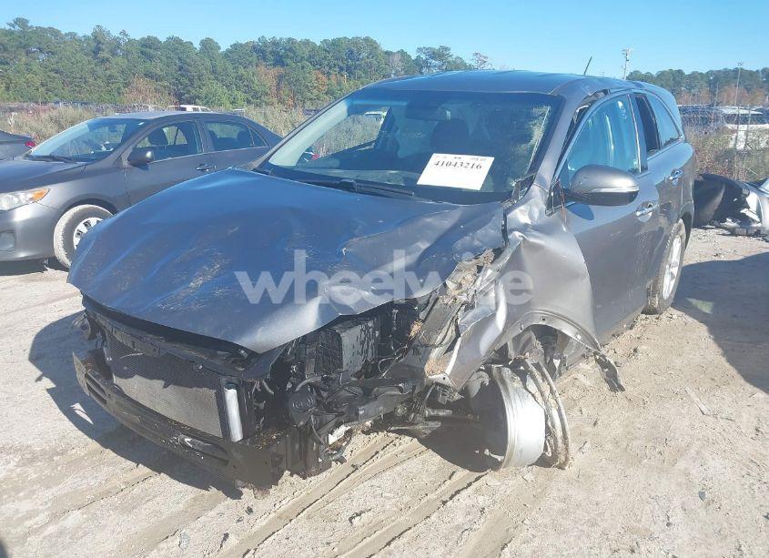 Photo 6 of 2019 Kia Sorento 3.3L LX (VIN 5XYPGDA55KG483672)