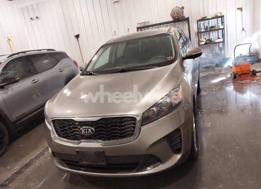 Photo 12 of 2019 Kia Sorento 3.3L LX (VIN 5XYPGDA55KG483686)