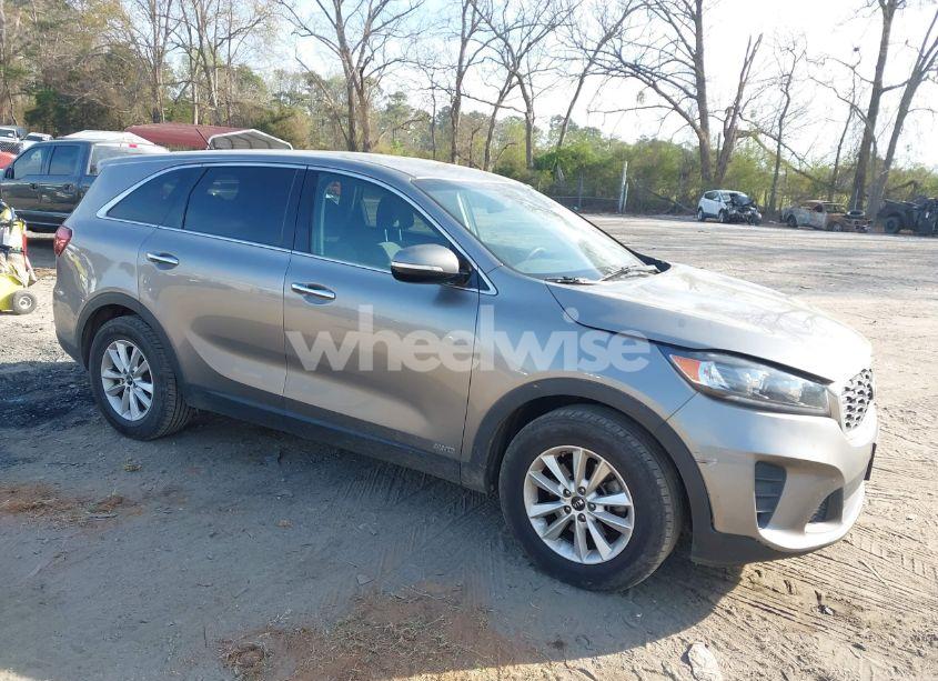 2019 Kia Sorento 3.3L LX (VIN 5XYPGDA55KG489620) main photo
