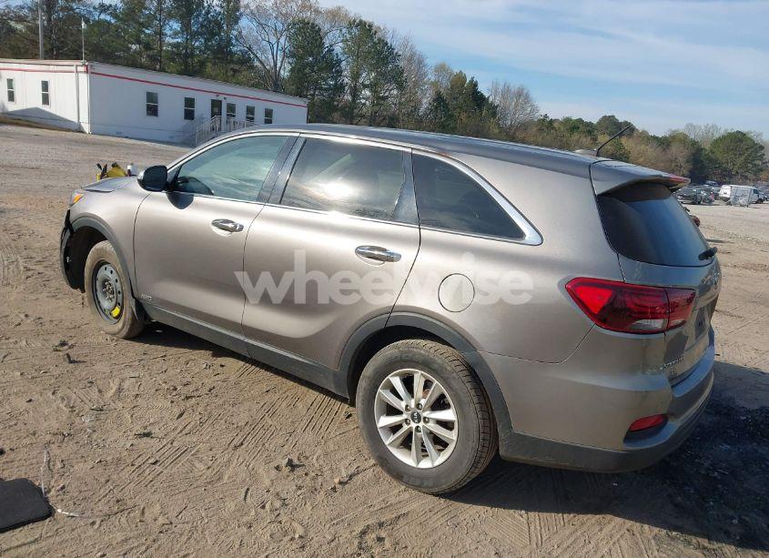 Photo 3 of 2019 Kia Sorento 3.3L LX (VIN 5XYPGDA55KG489620)