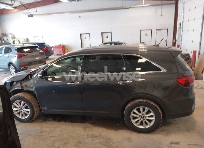 Photo 14 of 2019 Kia Sorento 3.3L LX (VIN 5XYPGDA55KG556605)