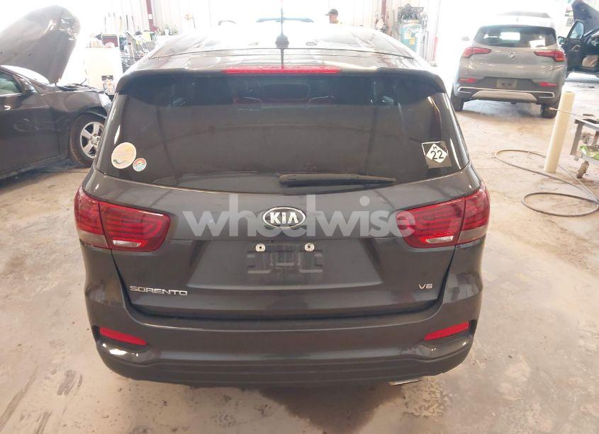 Photo 16 of 2019 Kia Sorento 3.3L LX (VIN 5XYPGDA55KG556605)