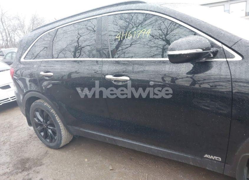 Photo 13 of 2019 Kia Sorento 3.3L S (VIN 5XYPGDA55KG583996)