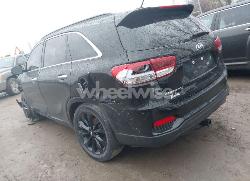 Photo 3 of 2019 Kia Sorento 3.3L S (VIN 5XYPGDA55KG583996)