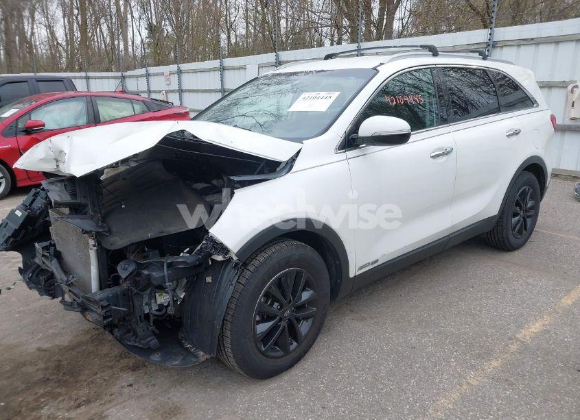Photo 2 of 2016 Kia Sorento 3.3L LX (VIN 5XYPGDA56GG094546)