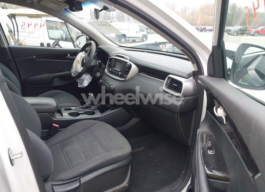 Photo 5 of 2016 Kia Sorento 3.3L LX (VIN 5XYPGDA56GG094546)