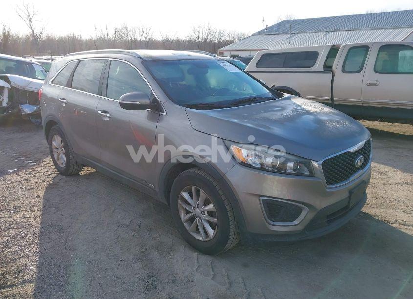 2016 Kia Sorento 3.3L LX (VIN 5XYPGDA56GG135354) main photo