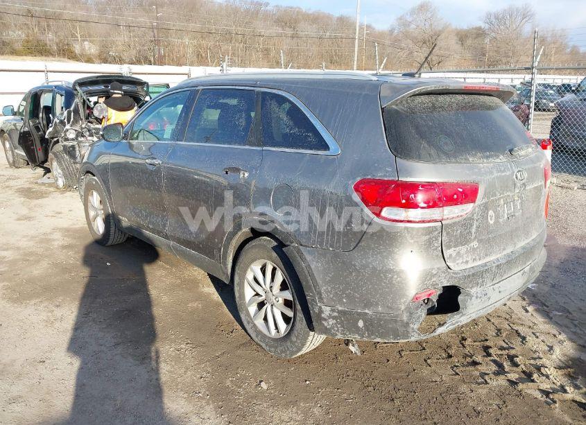 Photo 3 of 2016 Kia Sorento 3.3L LX (VIN 5XYPGDA56GG135354)