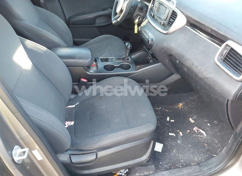 Photo 5 of 2016 Kia Sorento 3.3L LX (VIN 5XYPGDA56GG135354)
