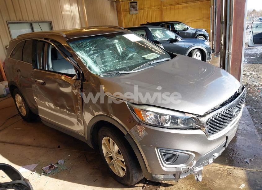 Photo 6 of 2017 Kia Sorento 3.3L LX (VIN 5XYPGDA56HG208367)
