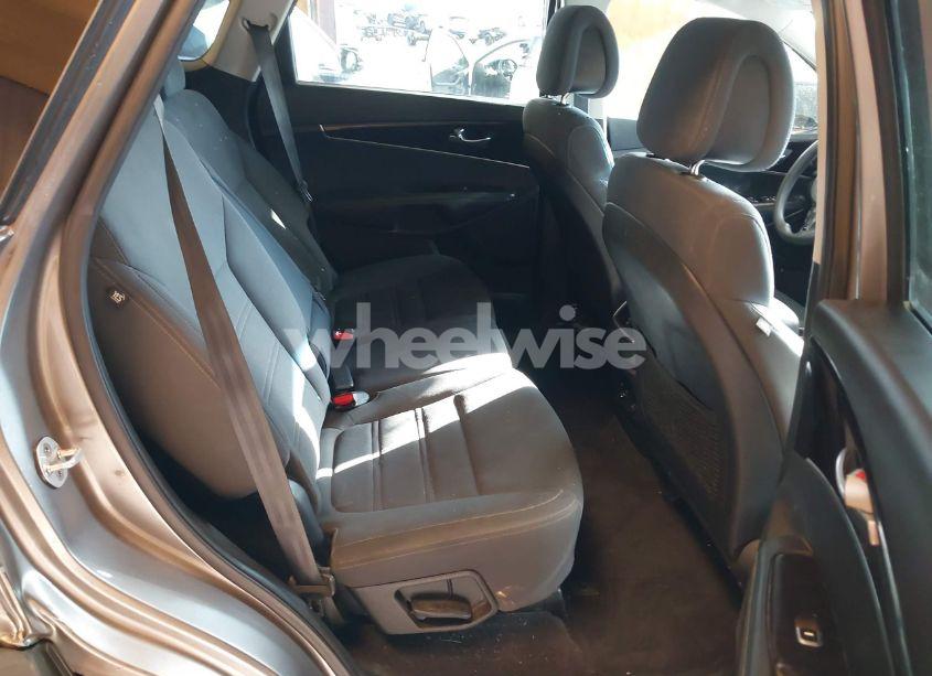 Photo 8 of 2017 Kia Sorento 3.3L LX (VIN 5XYPGDA56HG208367)