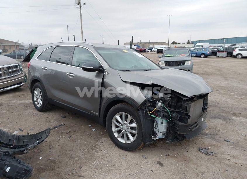 2017 Kia Sorento 3.3L LX (VIN 5XYPGDA56HG212550) main photo